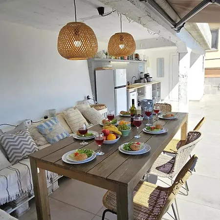 Jacuzzi, Summer Kitchen, Gardens, 20m To - Casa Plaza * Seget Vranjica