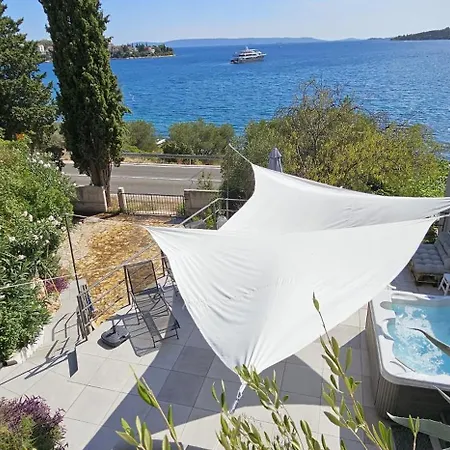 Jacuzzi, Summer Kitchen, Gardens, 20m To - Casa Plaza Villa *