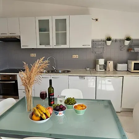 Jacuzzi, Summer Kitchen, Gardens, 20m To - Casa Plaza Villa *