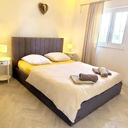 Villa Jacuzzi, Summer Kitchen, Gardens, 20m To - Casa Plaza *